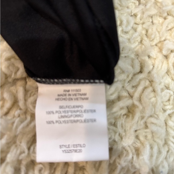 NWT Luxology Floral Pattern pantsuit/jumpsuit, on/off shoulder; wide leg, CHIC - Picture 5 of 8